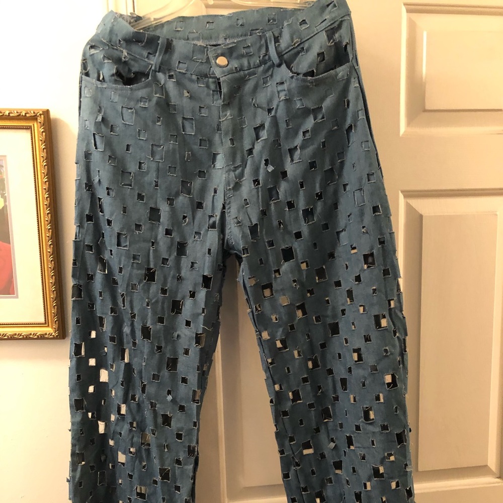 Jeans with cutouts